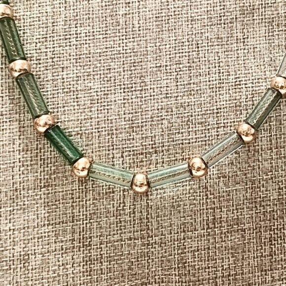 Green Lucite Tube and Gold Tone Chain Vintage Necklace - Picture 3 of 5